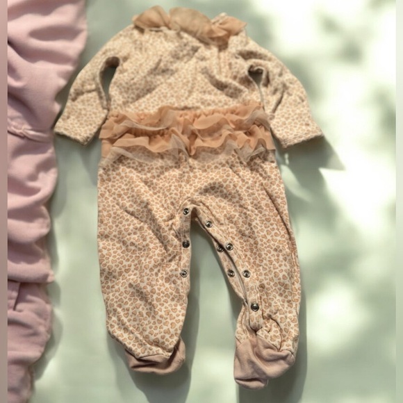 Leopard Print ruffled 6-9 months One Piece - Picture 2 of 6
